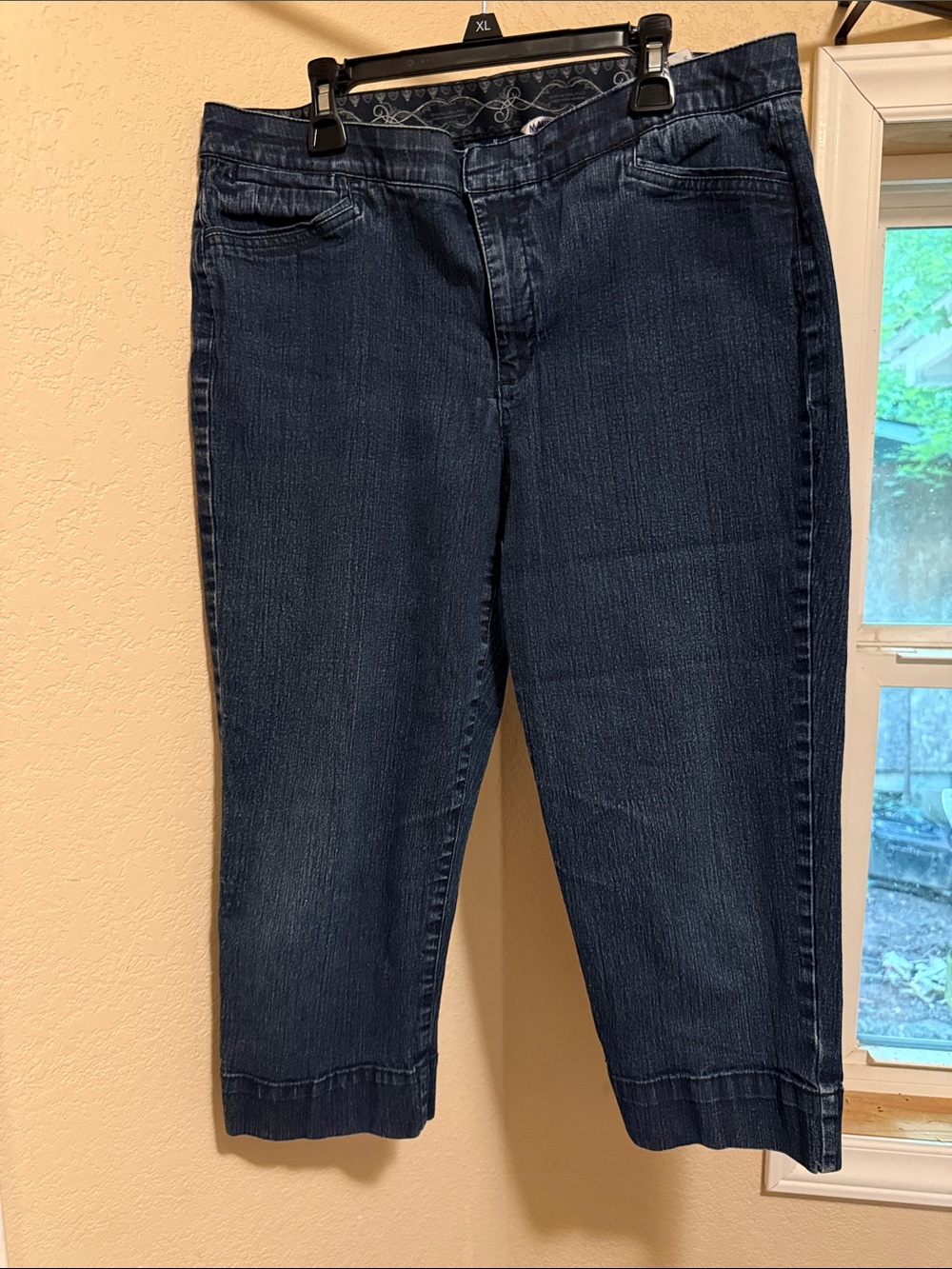 Cropped Ankle Jeans in Deep Indigo - Comfortable Stretch
